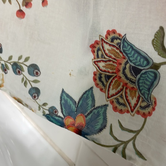 Johnny Was Floral Puff sleeve Blouse. Excellent condition See measurements . - Picture 5 of 6